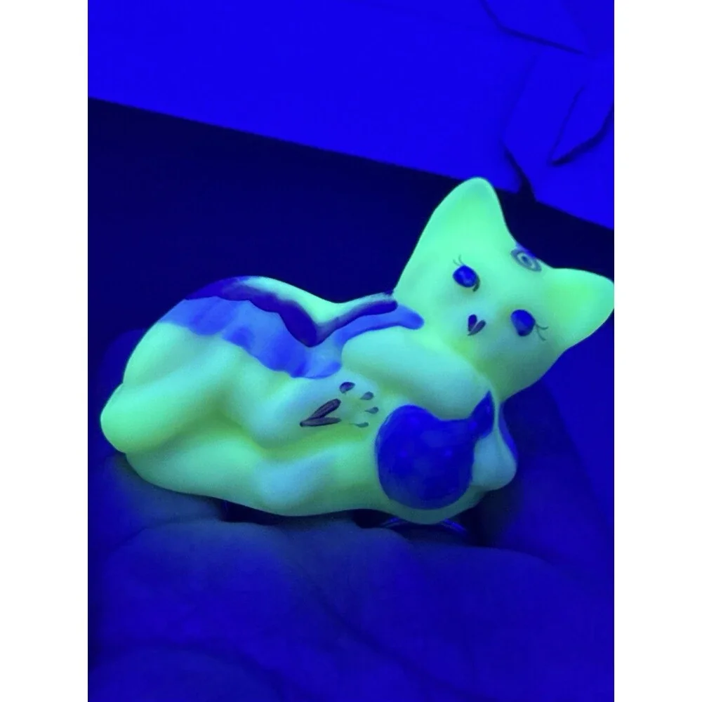 Fenton Art Glass Burmese Kitten Cat W/Ball 100 Years Vtg UV Glow 5044 Figurine